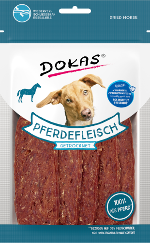 Packung mit getrockneten Pferdefleisch-Leckerlis von Dokas für Hunde. Pferdefleisch getrocknet.